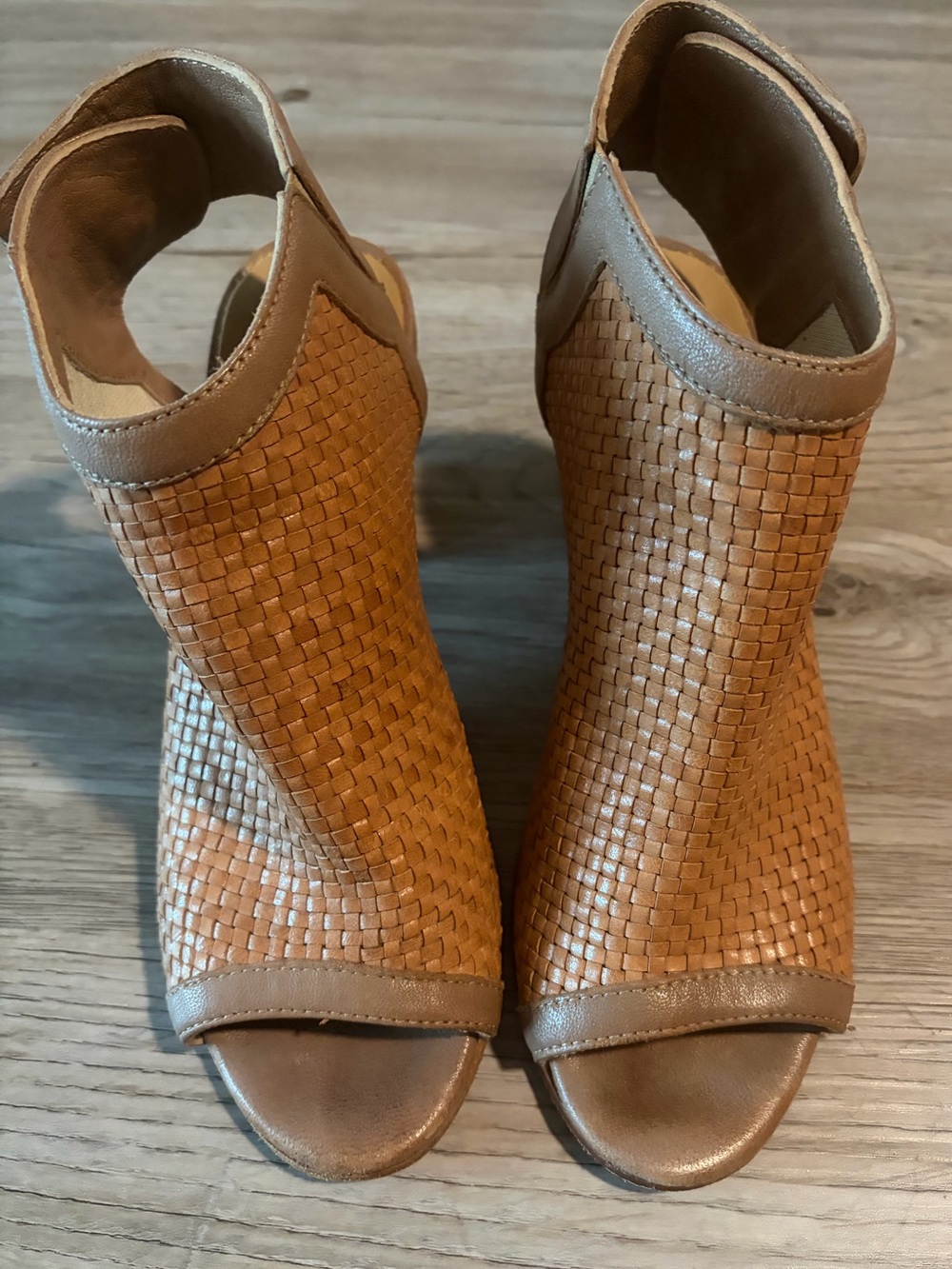 Steve Madden Tan Woven Open-Toe Mules